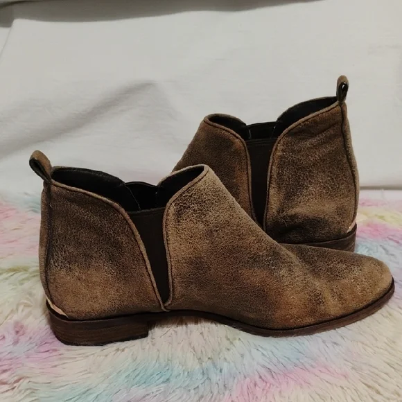 Michael Kors Brown Chukka Boots W Distressed Suede Finish Sz 8.5 - Picture 6 of 10